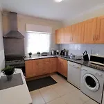 Bel 2 Au Coeur D'albufeira, Proche De La Magnifique De Oura Et Des Loisirs *