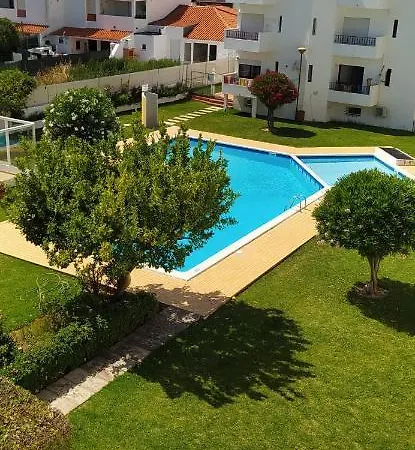 Bel 2 Au Coeur D'albufeira, Proche De La Magnifique De Oura Et Des Loisirs Appartamento *